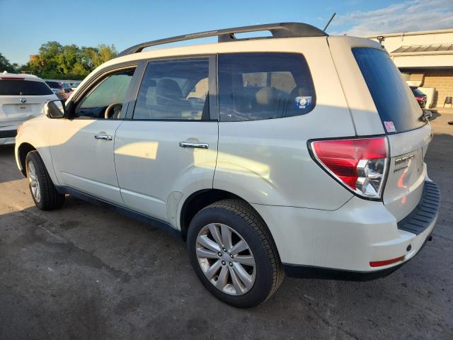 JF2SHADC2CH455743 - 2012 SUBARU FORESTER 2.5X PREMIUM WHITE photo 2