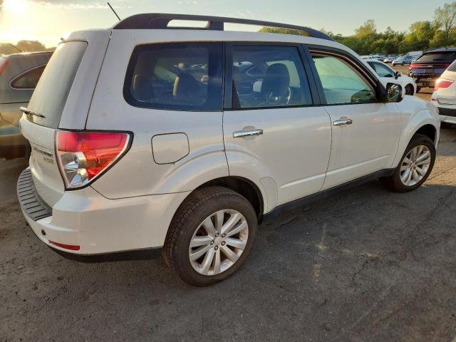 JF2SHADC2CH455743 - 2012 SUBARU FORESTER 2.5X PREMIUM WHITE photo 3
