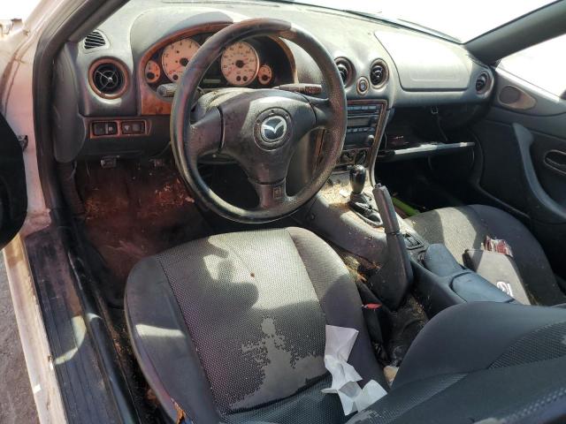 JM1NB353430300701 - 2003 MAZDA MX-5 MIATA BASE WHITE photo 8