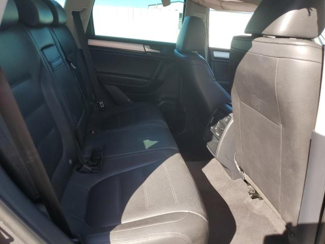 WVGEF9BP8ED008765 - 2014 VOLKSWAGEN TOUAREG V6 GRAY photo 11