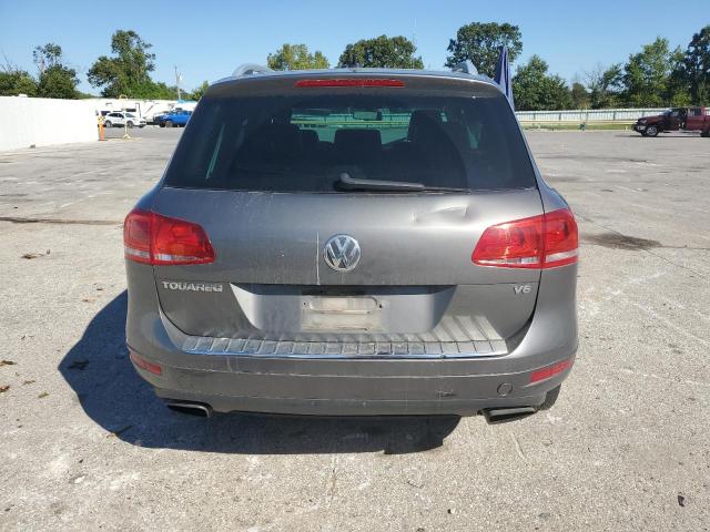 WVGEF9BP8ED008765 - 2014 VOLKSWAGEN TOUAREG V6 GRAY photo 6