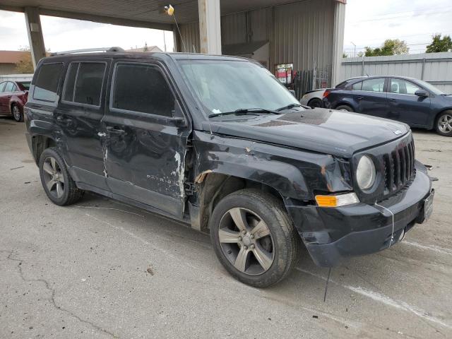 1C4NJRFB1GD597906 - 2016 JEEP PATRIOT LATITUDE BLACK photo 4