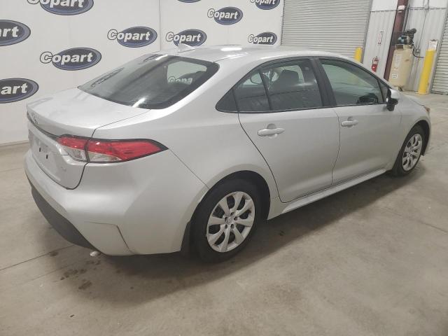 5YFB4MDE9SP293545 - 2025 TOYOTA COROLLA LE SILVER photo 3