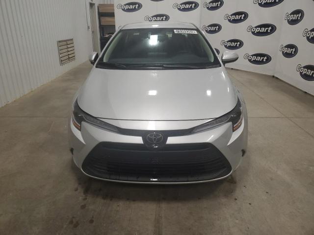 5YFB4MDE9SP293545 - 2025 TOYOTA COROLLA LE SILVER photo 5