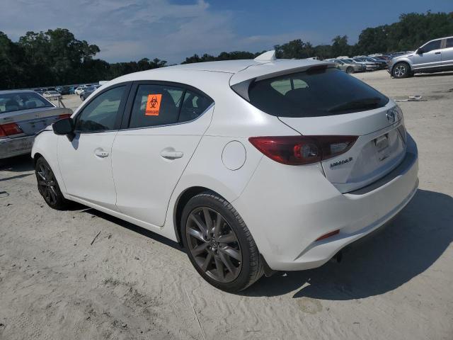 3MZBN1M31JM268636 - 2018 MAZDA 3 GRAND TOURING WHITE photo 2