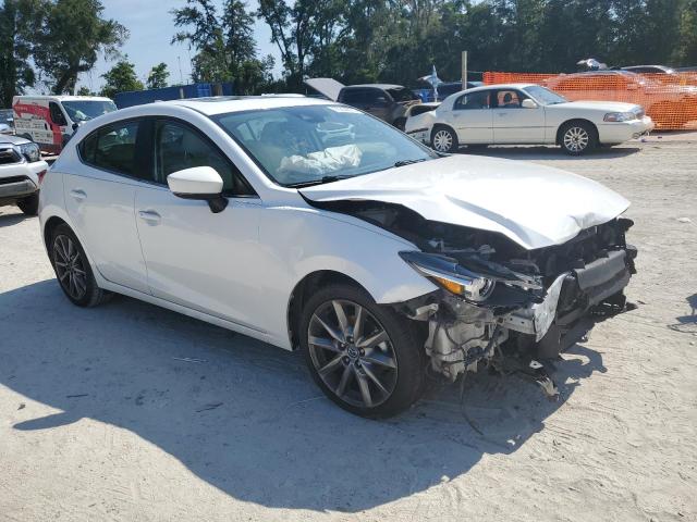 3MZBN1M31JM268636 - 2018 MAZDA 3 GRAND TOURING WHITE photo 4