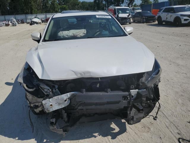 3MZBN1M31JM268636 - 2018 MAZDA 3 GRAND TOURING WHITE photo 5