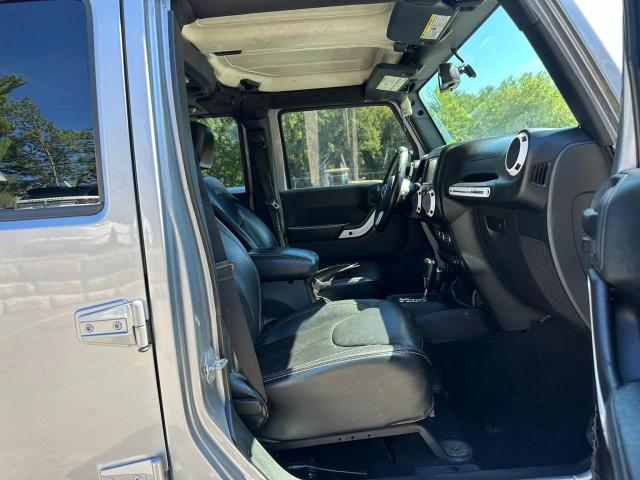 1C4HJWEGXEL236766 - 2014 JEEP WRANGLER U SAHARA SILVER photo 8