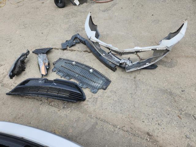 5YFBURHE7JP751752 - 2018 TOYOTA COROLLA L SILVER photo 12