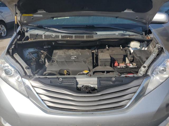 5TDDK3DC1DS053939 - 2013 TOYOTA SIENNA XLE ნაცრისფერი ფოტო 12