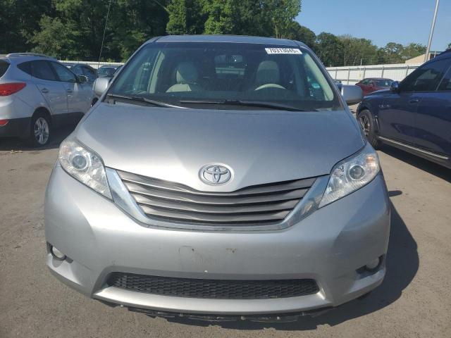 5TDDK3DC1DS053939 - 2013 TOYOTA SIENNA XLE ნაცრისფერი ფოტო 5