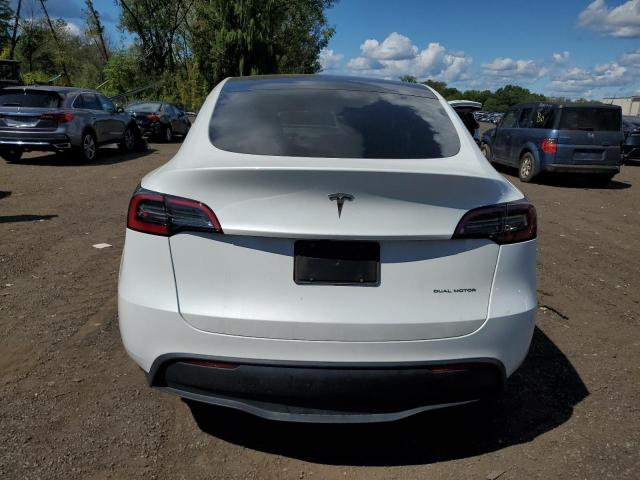 7SAYGDEE4PF804715 - 2023 TESLA MODEL Y Blanc photo 6