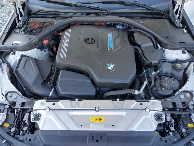 3MW5P9J07N8C53993 - 2022 BMW 330XE WHITE photo 11