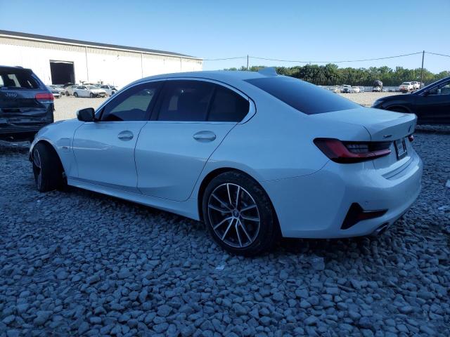 3MW5P9J07N8C53993 - 2022 BMW 330XE WHITE photo 2