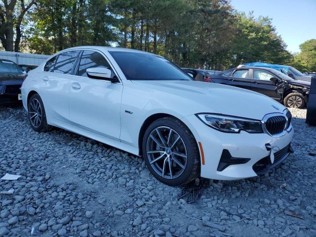 3MW5P9J07N8C53993 - 2022 BMW 330XE WHITE photo 4