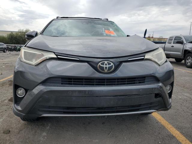 2T3WFREVXHW375676 - 2017 TOYOTA RAV4 XLE GRAY photo 5