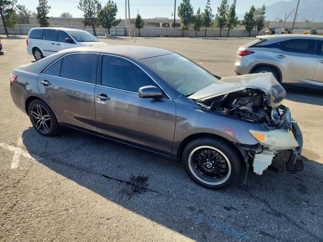 4T4BF3EK6BR215690 - 2011 TOYOTA CAMRY BASE ნაცრისფერი ფოტო 4