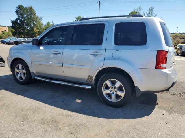 5FNYF3H64AB007855 - 2010 HONDA PILOT EXL SILVER photo 2