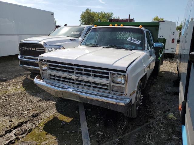 1GBHR34K2JJ130223 - 1988 CHEVROLET R30 TWO TONE photo 1