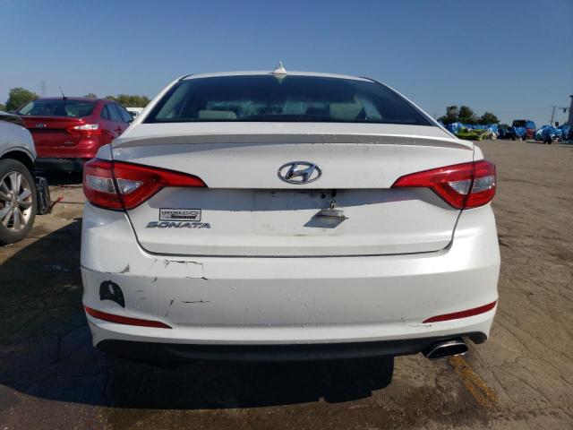 5NPE24AF7FH008389 - 2015 HYUNDAI SONATA SE WHITE photo 6