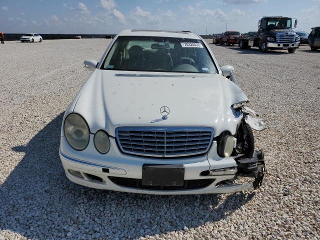 WDBUF70J54A431899 - 2004 MERCEDES-BENZ E 500 WHITE photo 5