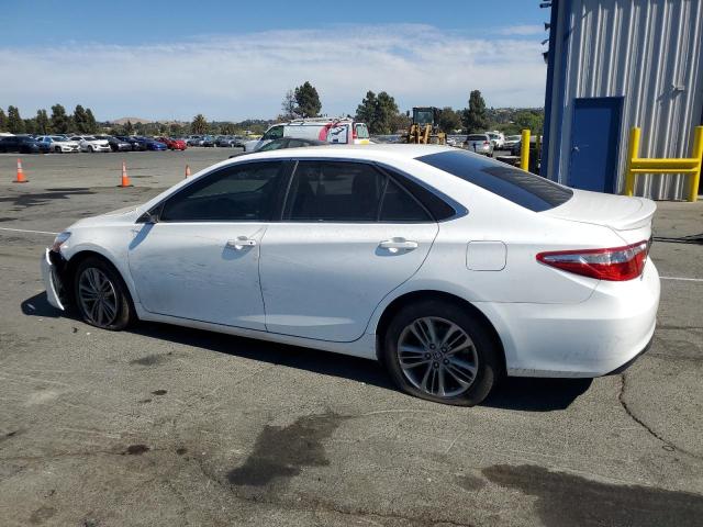 4T1BF1FK1HU349125 - 2017 TOYOTA CAMRY LE WHITE photo 2