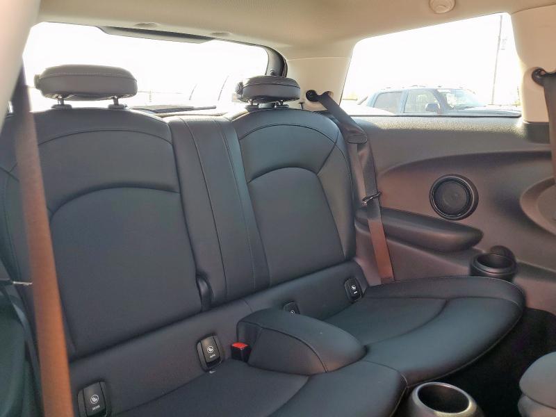 WMW53DH02P2T36981 - 2023 MINI COOPER S TAN photo 10