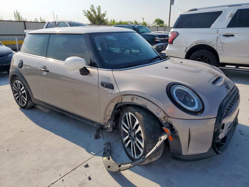 WMW53DH02P2T36981 - 2023 MINI COOPER S TAN photo 4