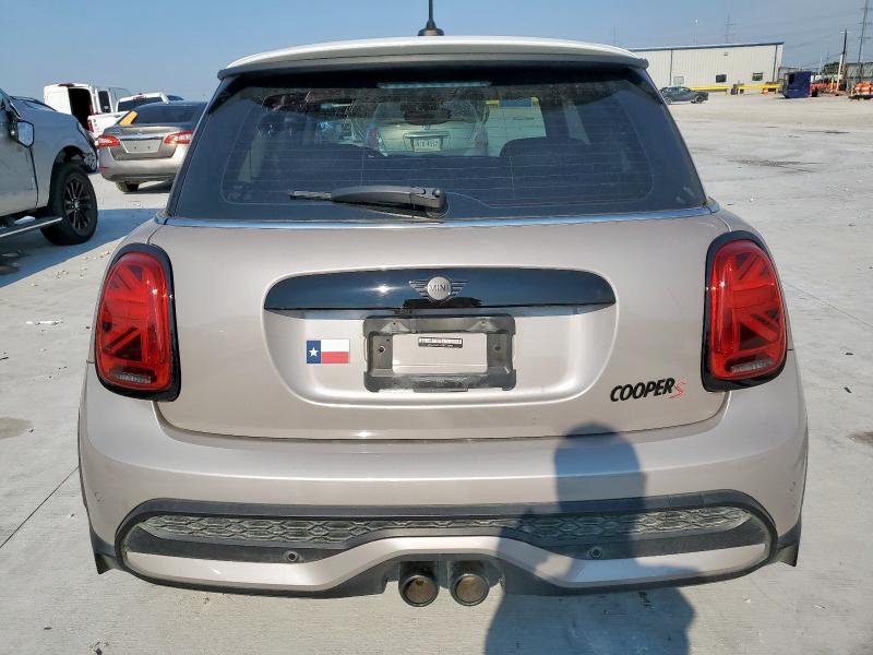 WMW53DH02P2T36981 - 2023 MINI COOPER S TAN photo 6