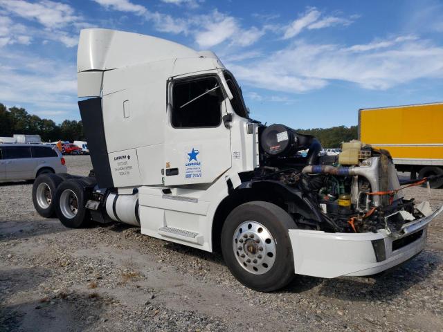 4V4NC9EH7GN958991 - 2016 VOLVO VN VNL WHITE photo 1