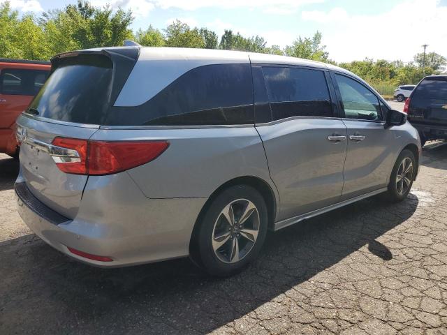 5FNRL6H80JB065008 - 2018 HONDA ODYSSEY TOURING Серебристый фото 3