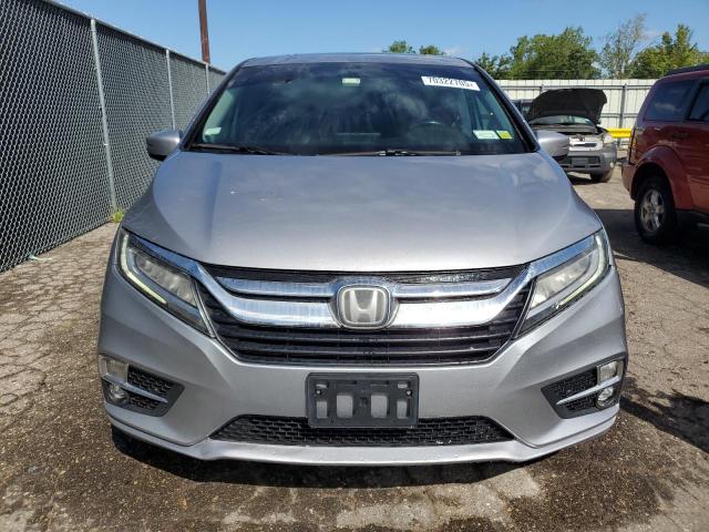 5FNRL6H80JB065008 - 2018 HONDA ODYSSEY TOURING Серебристый фото 5