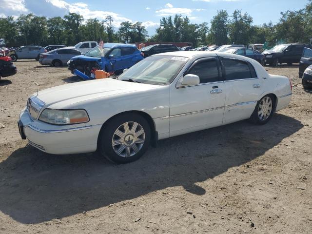 2005 LINCOLN TOWN CAR SIGNATURE LIMITED, null