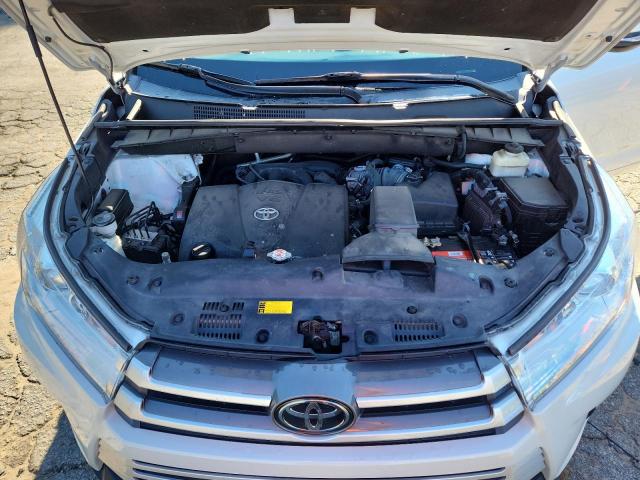 5TDKZRFH6HS525315 - 2017 TOYOTA HIGHLANDER SE 白色 照片 12