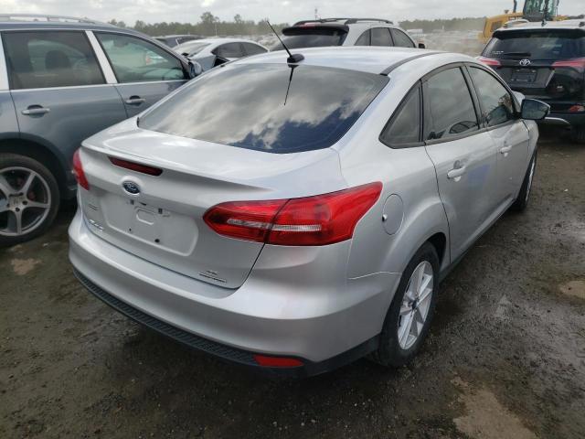 1FADP3F27FL215329 - 2015 FORD FOCUS SE SILVER photo 4