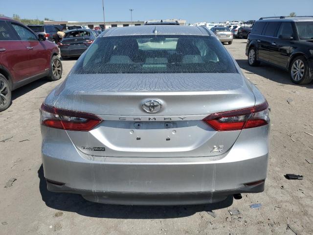 4T1C11BK5MU023671 - 2021 TOYOTA CAMRY LE SILVER photo 6