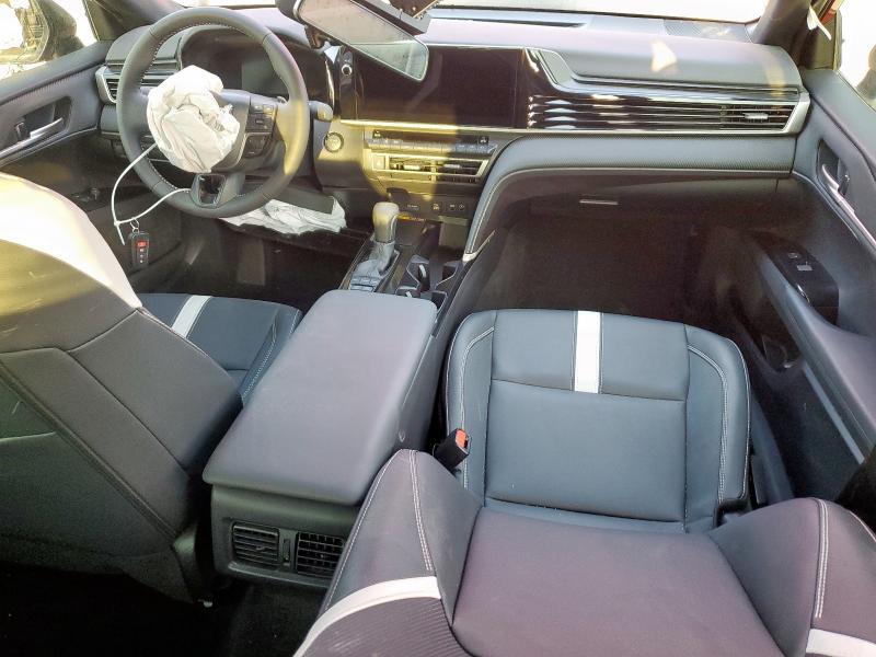 4T1DAACKXSU088774 - 2025 TOYOTA CAMRY XSE 红色 照片 8