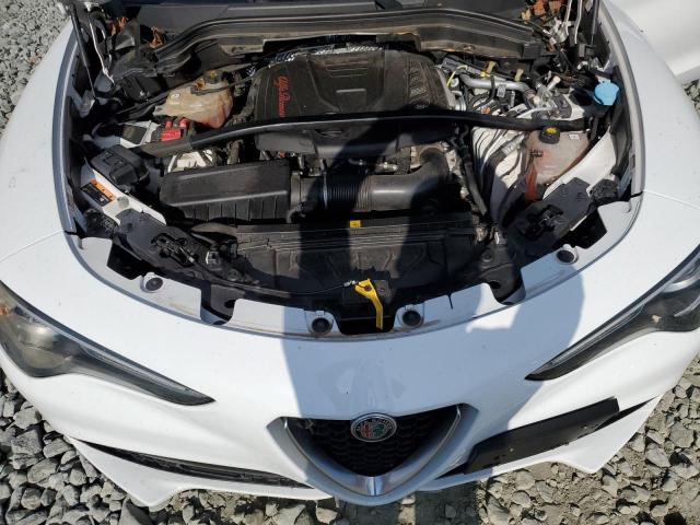 ZASFAKPN1J7C17402 - 2018 ALFA ROMEO STELVIO SPORT WHITE photo 12
