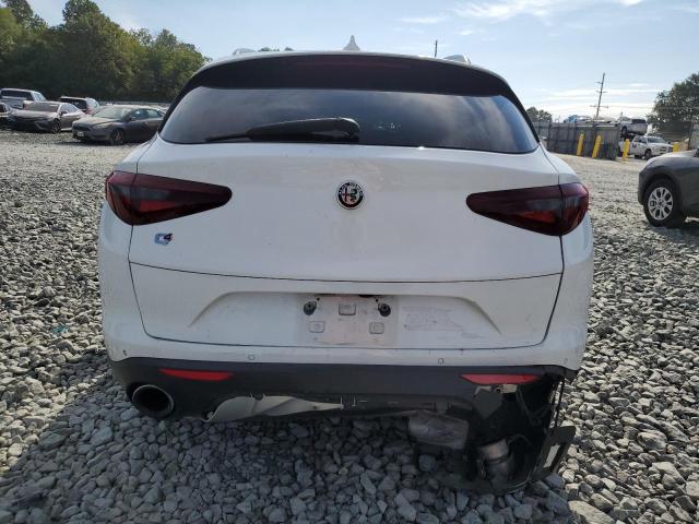 ZASFAKPN1J7C17402 - 2018 ALFA ROMEO STELVIO SPORT WHITE photo 6