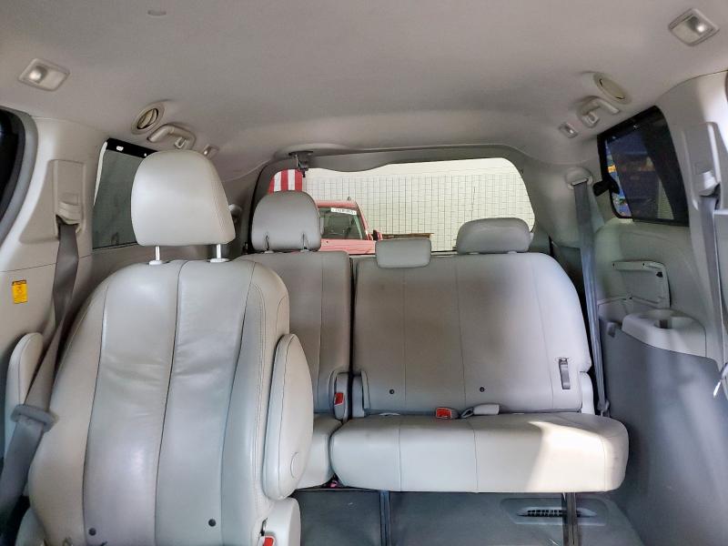 5TDYK3DC4BS079451 - 2011 TOYOTA SIENNA XLE 灰色 照片 10