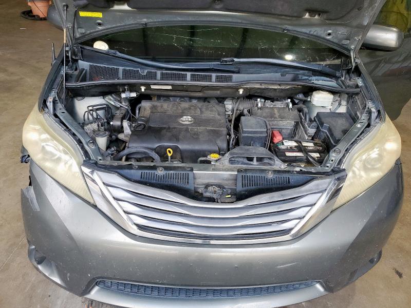 5TDYK3DC4BS079451 - 2011 TOYOTA SIENNA XLE 灰色 照片 12