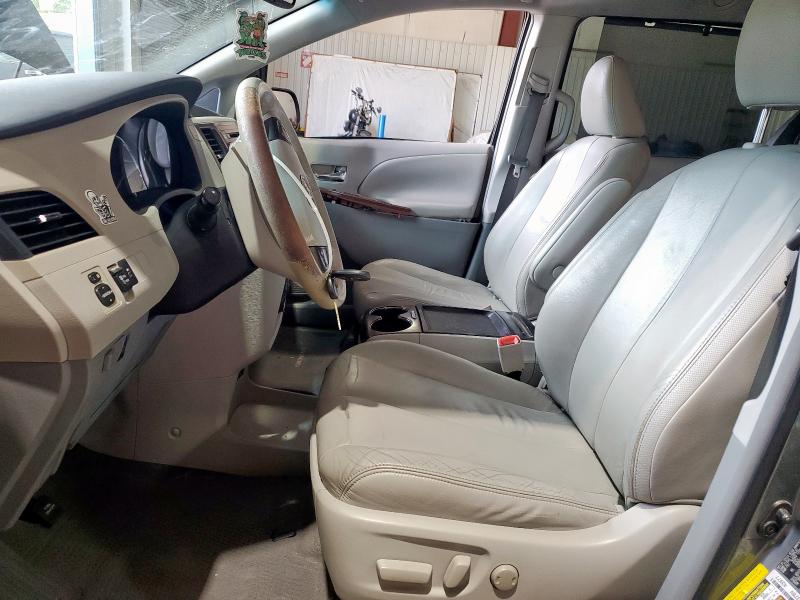 5TDYK3DC4BS079451 - 2011 TOYOTA SIENNA XLE 灰色 照片 7