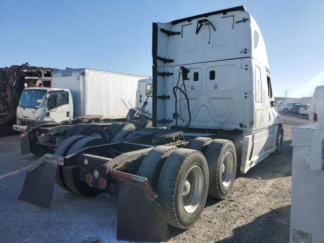 3AKJGLDR7GSGW8915 - 2016 FREIGHTLINER CASCADIA 1 WHITE photo 4