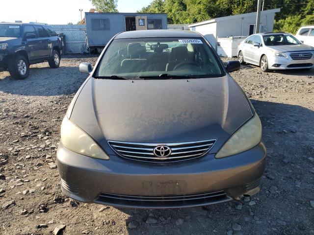 4T1BE32K85U971155 - 2005 TOYOTA CAMRY LE CHARCOAL photo 5