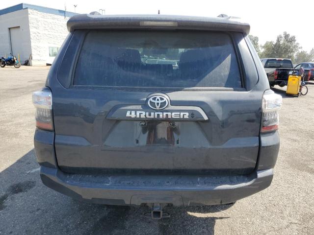 JTEEU5JR8R5312891 - 2024 TOYOTA 4RUNNER SR5 ნაცრისფერი ფოტო 6