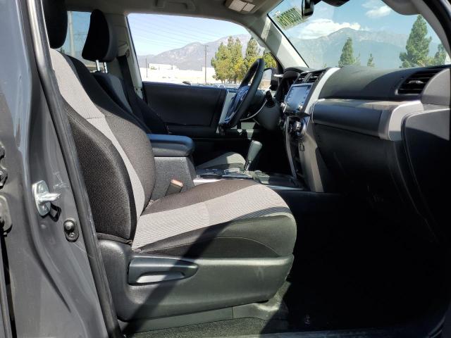 JTEEU5JR8R5312891 - 2024 TOYOTA 4RUNNER SR5 ნაცრისფერი ფოტო 7