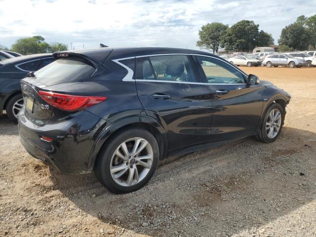 SJKCH5CP1HA035421 - 2017 INFINITI QX30 BASE BLACK photo 3