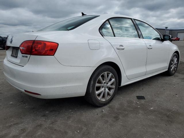 3VWDX7AJ6DM385948 - 2013 VOLKSWAGEN JETTA SE WHITE photo 3