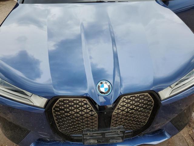 WB523CF06PCM31133 - 2023 BMW IX XDRIVE50 أزرق صورة 12