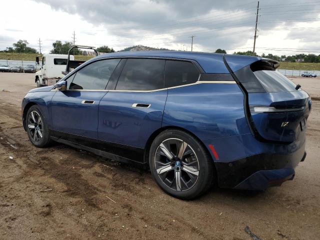 WB523CF06PCM31133 - 2023 BMW IX XDRIVE50 أزرق صورة 2